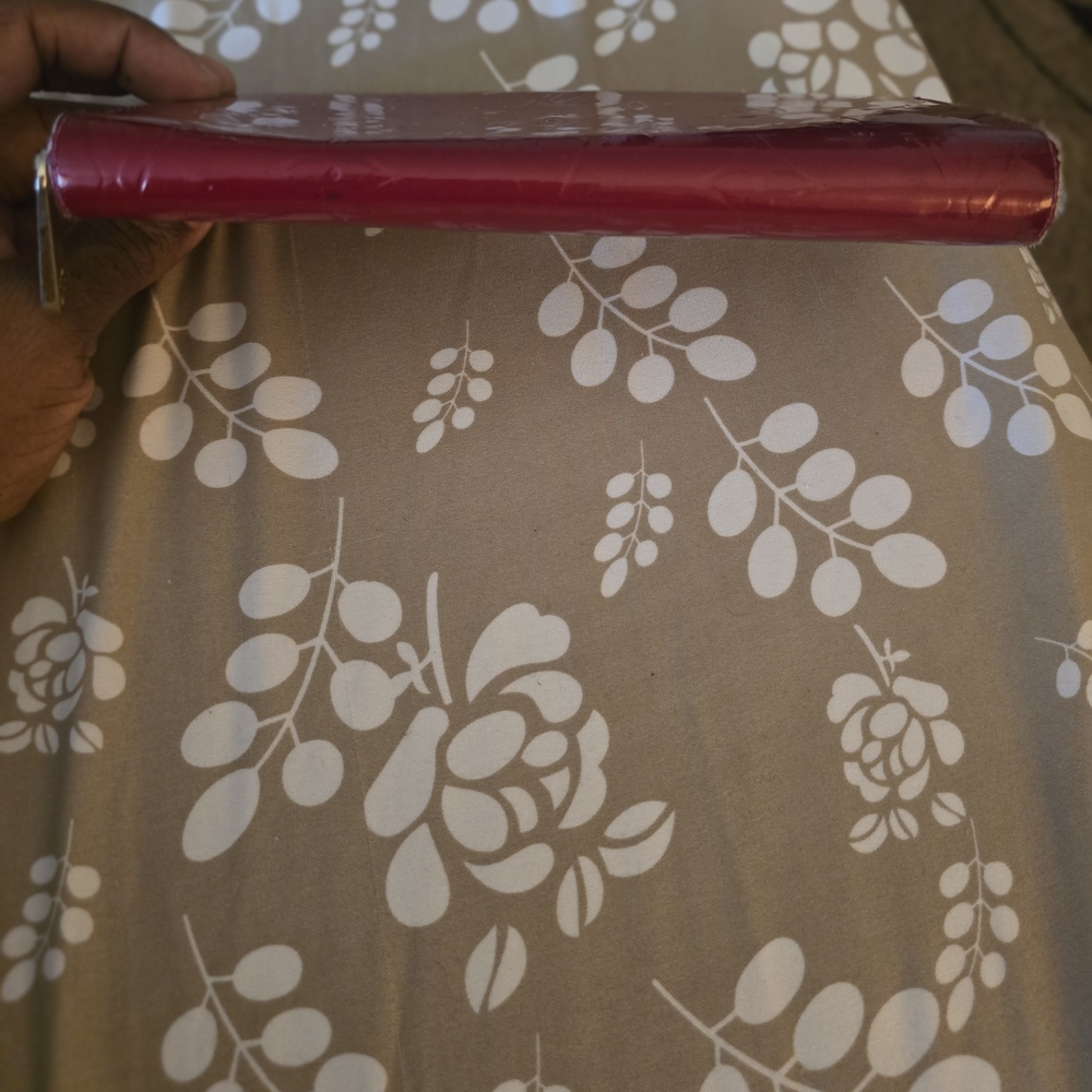 Red Vernis Louis Vuitton Wallet - Picture 11 of 11